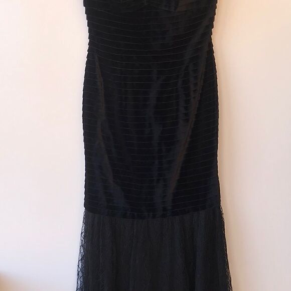 Carmen Marc Valvo Black Velvet Mermaid Gown sz 10 - Picture 8 of 9